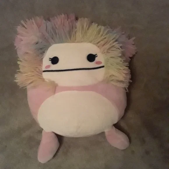 Squishmallow 8-inch Caparinne the pink rainbow bigfoot - Picture 2 of 3